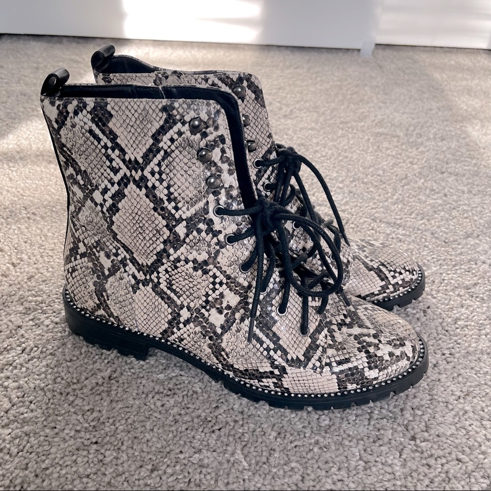 Express brand. Snakeskin boots